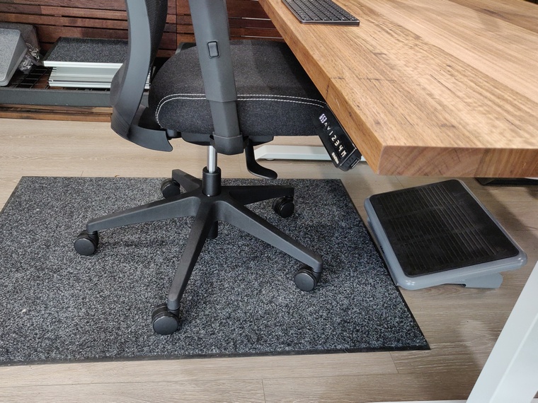 Anti fatigue best sale office chair mat